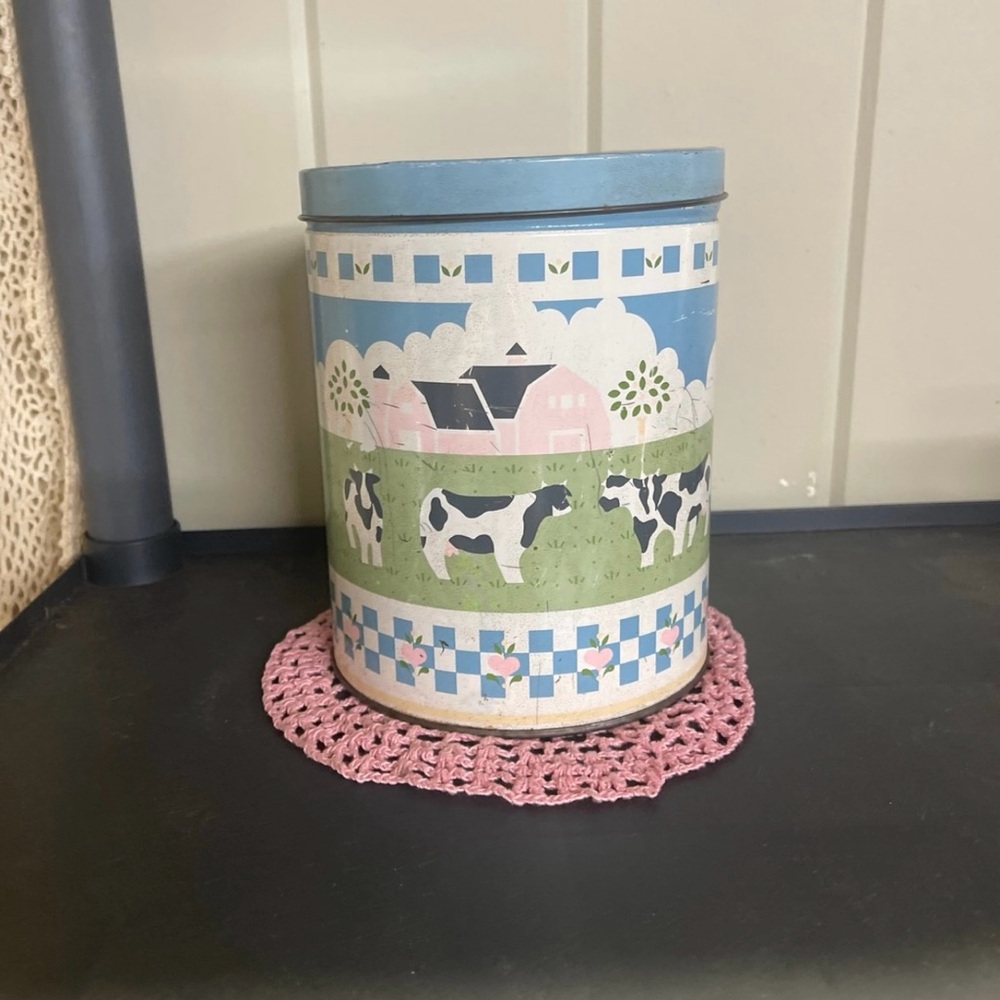 Vintage Pastel Farmhouse Cow Decorative Storage Tin